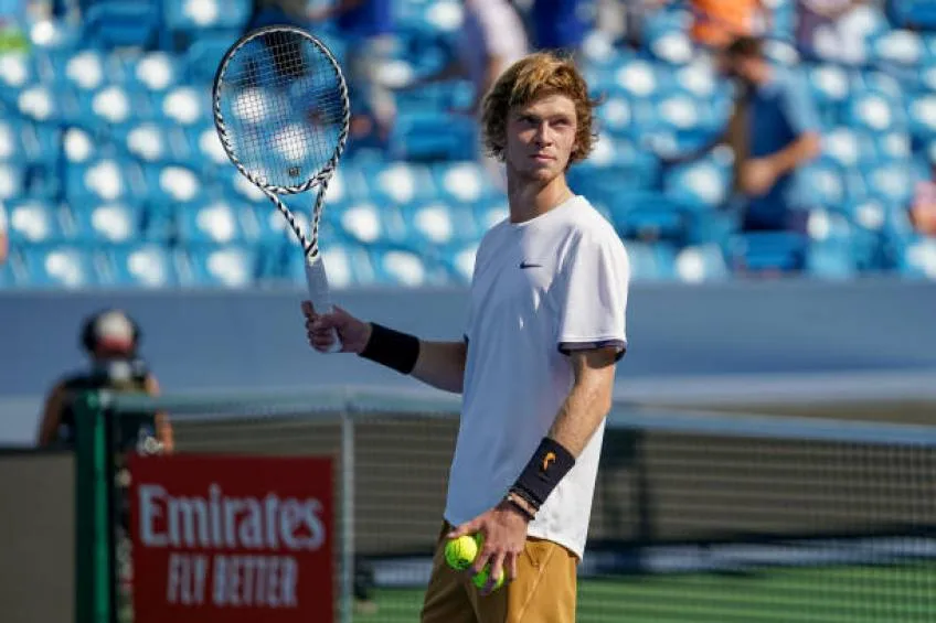 andrey-rublev-i-tried-not-to-look-at-roger-federer-during-the-match-.jpg