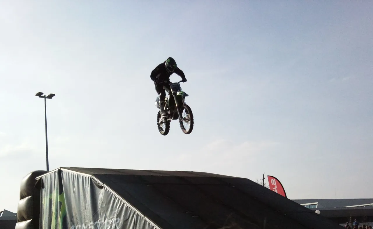 FMX freestyle 05.jpg