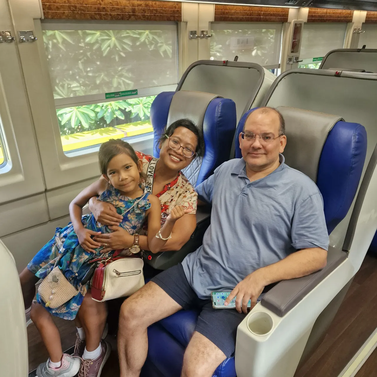 Gambir_familyfoto.jpg