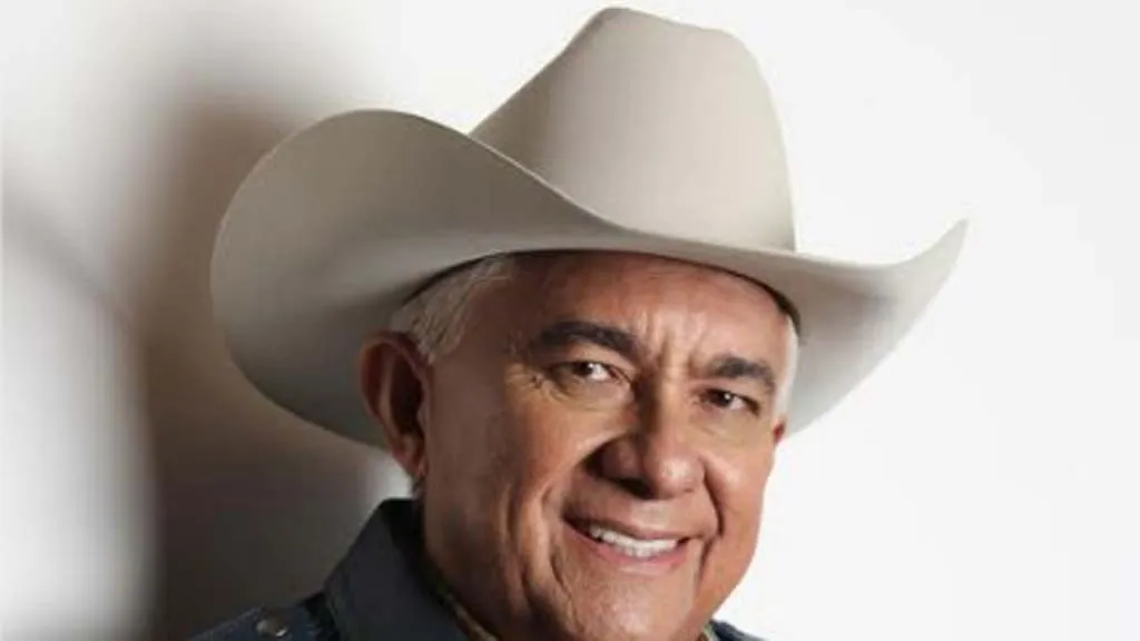 REYNALDO armas.jpg