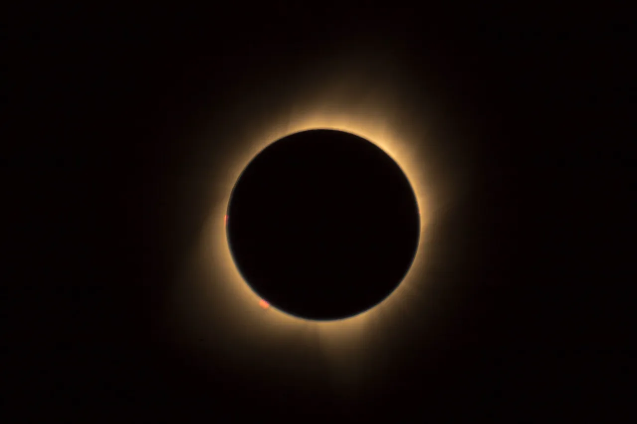 pexels-eclipse.jpg