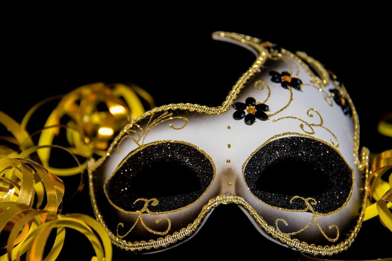 carnival-3075912_1280.jpg