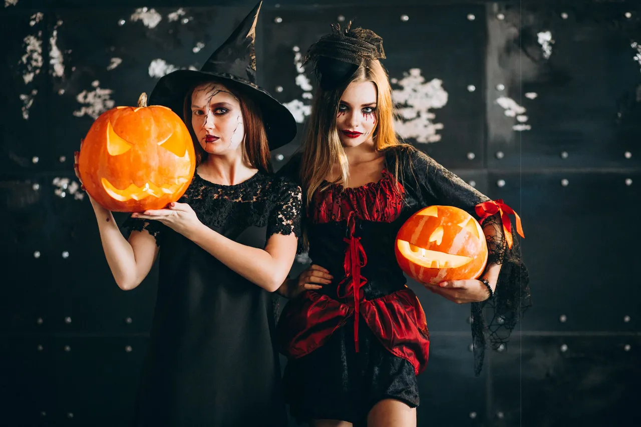 two-girls-halloween-costumes.jpg