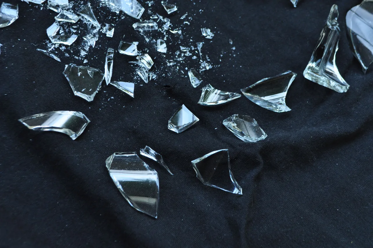 light-white-glass-broken-crack-darkness-1272583-pxhere.com.jpg