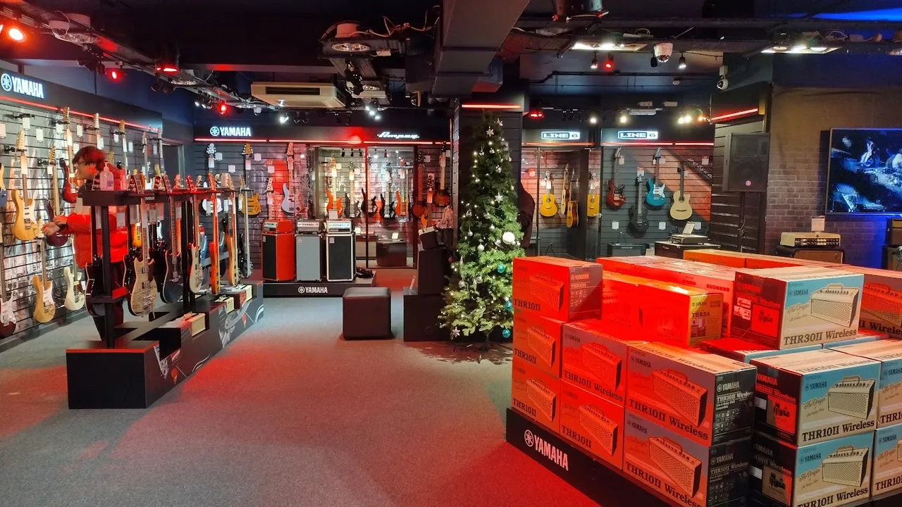 Yamaha guitars