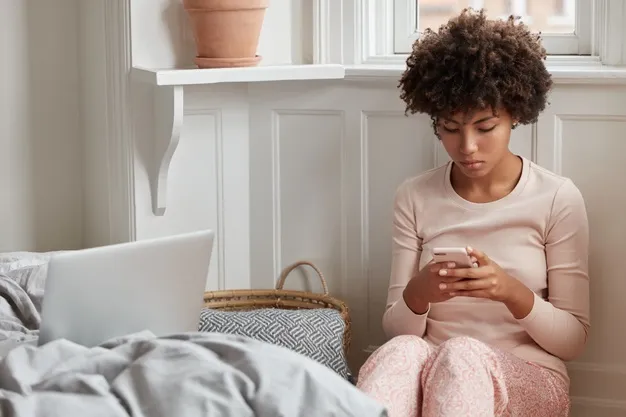 photo-attractive-carefree-young-female-dressed-pyjamas-publishes-post-telephone_273609-44893.jpg