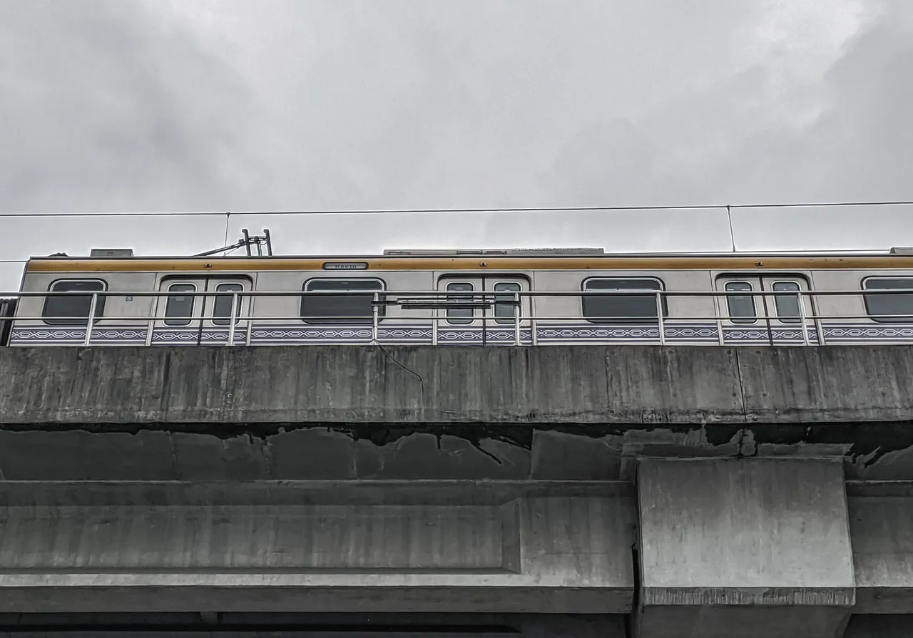 Used 1.jpg