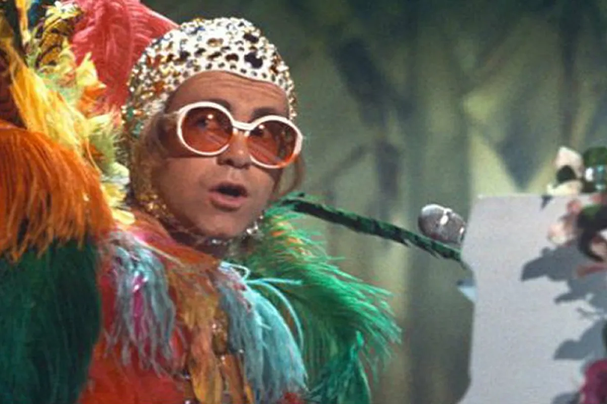 Yeti-Talking-Elton-John.jpg