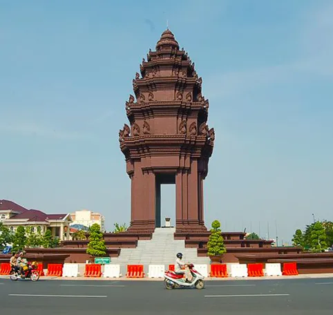 independent_monument_phnom_penh_01_482x456.jpg