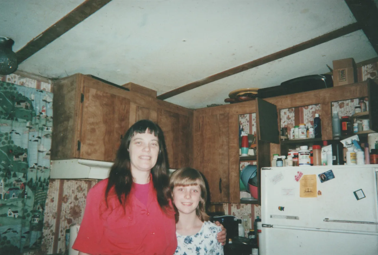 1999 maybe - Marilyn, Crystal - 163 kitchen.jpg