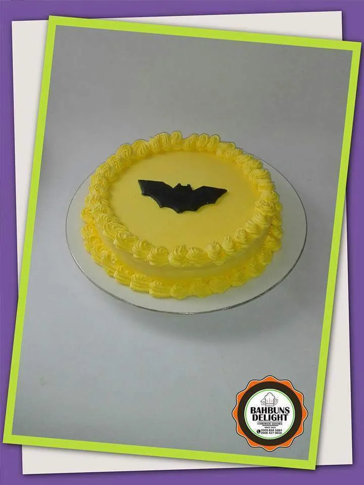 https://s3.us-east-2.amazonaws.com/partiko.io/img/haruhisolzumiya-featuring-scottsdale1993-batman-cake-1534016634704.png