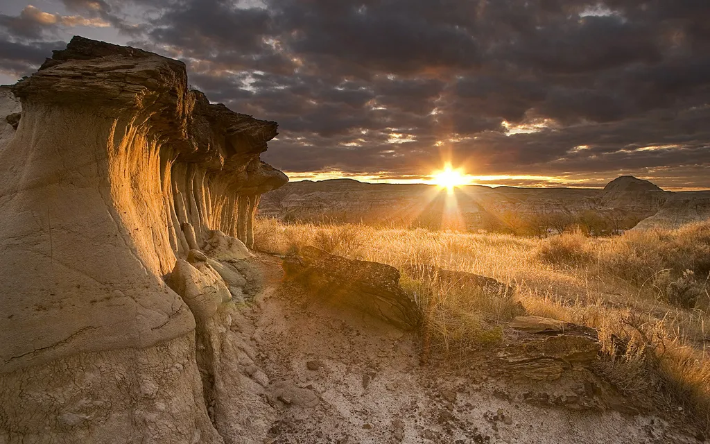 Sunset at Dinosaur Provincial Park.jpg