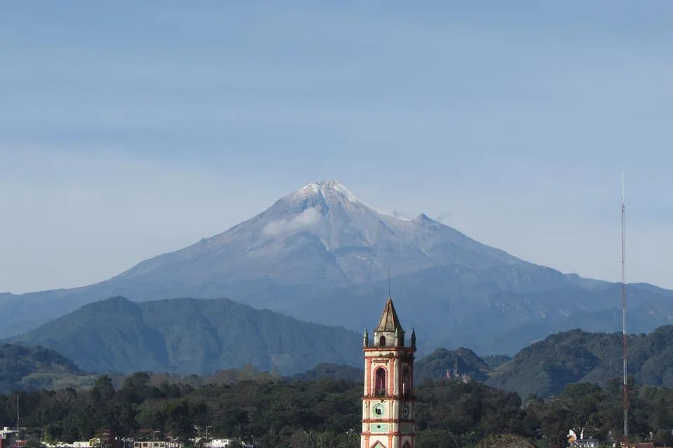 pico de orizaba desde la terraza.jpg