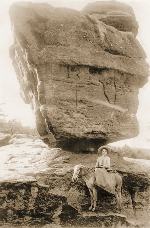 garden of the gods balanced rock.jpg
