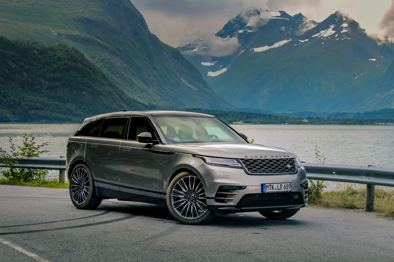 2018-land-rover-range-rover-velar-norway-7.jpg