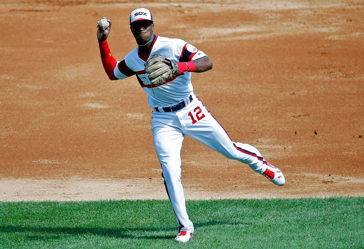 ct-white-sox-tim-anderson-defense-20160915.jpg
