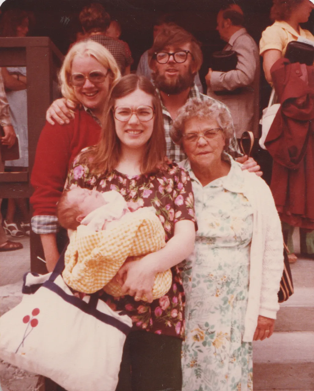 1980-08-23 - Saturday - Marilyn Morehead with her first daughter, Katie, grandma Ann Pickell, other lady-1.png