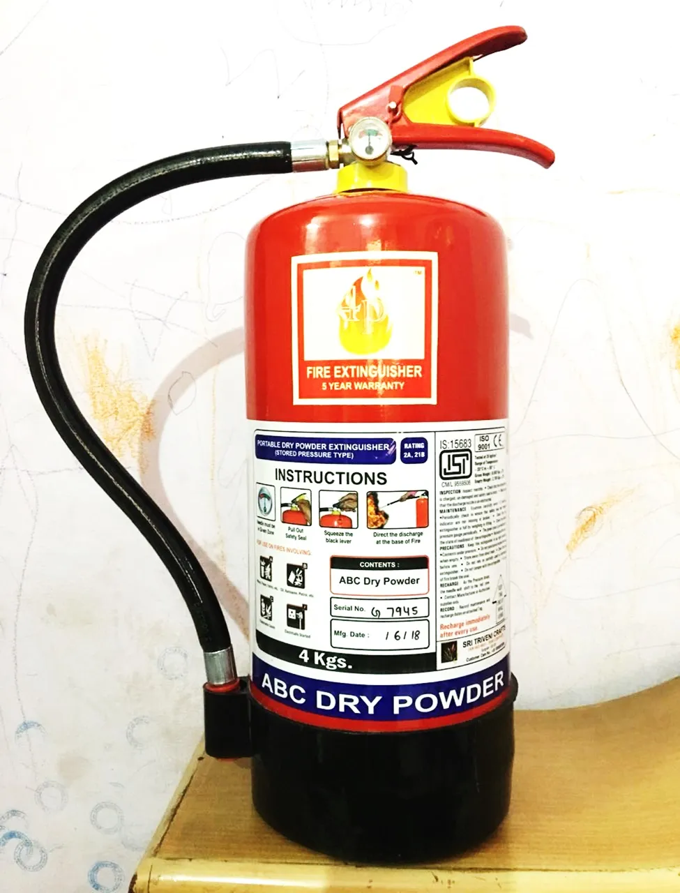 4pextinguisher2.jpg