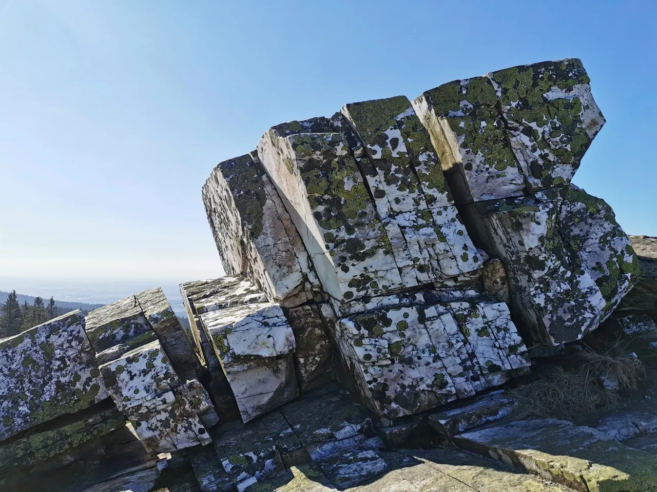 Closer look at Lost stones // Bližší pohled na Ztracené kameny