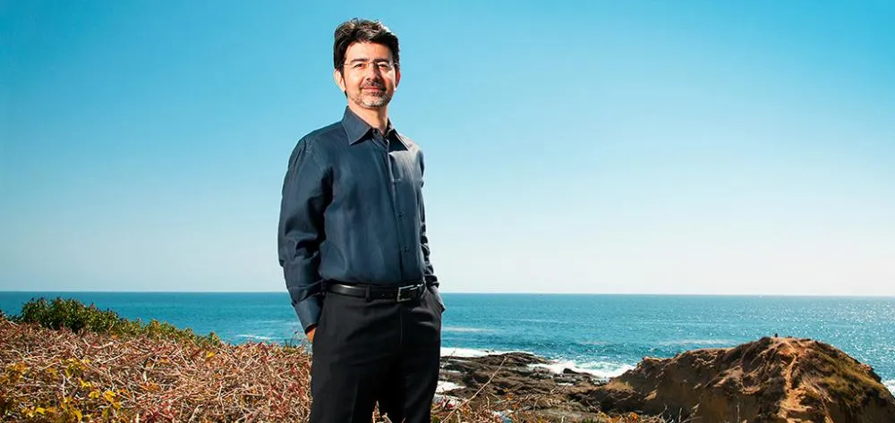 pierre omidyar.jpg