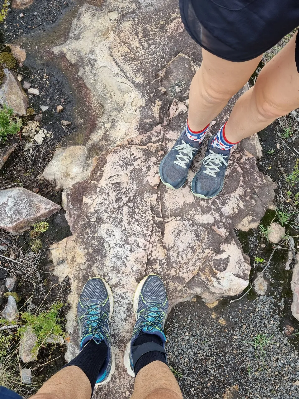 We couldn’t do a bushwalk without our infamous shoe shot :) We were both in old, strong, beaten up runners.