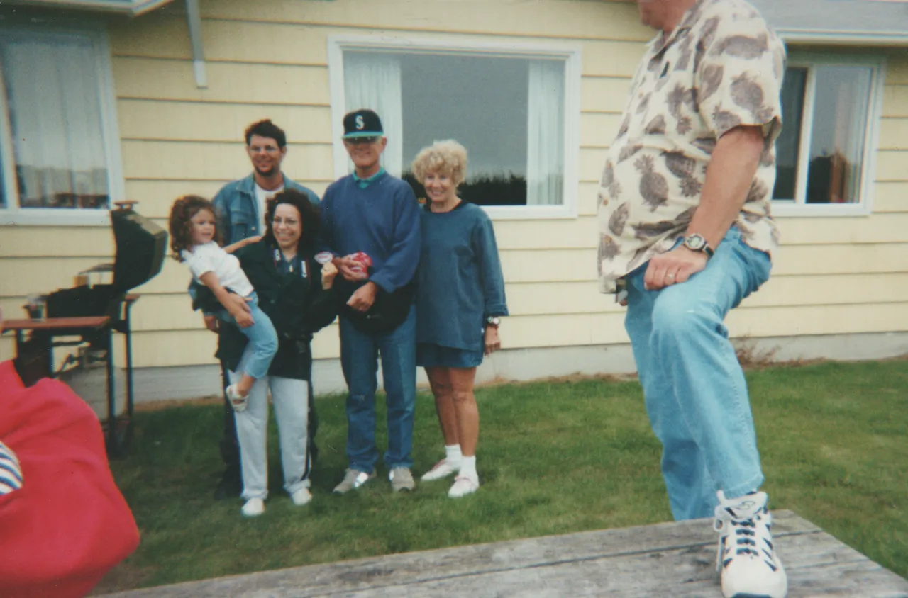 2000-07-24 apx - Reunion - Ted Pickett, father, mother, wife, daughter 01.png