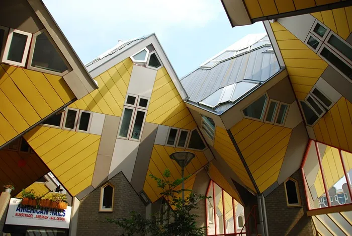 22-33-Worlds-Top-Strangest-Buildings-cubic-houses.jpg