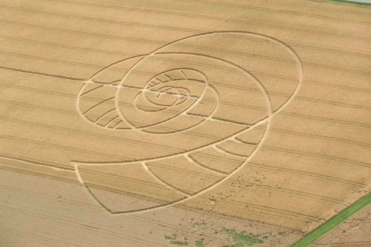 1200px-Swiss_Crop_Circle_2009_Aerial_(3766687033).jpg