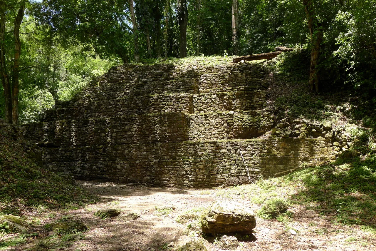 mexiko chiapas yaxchilan eingangsbereich  entrance