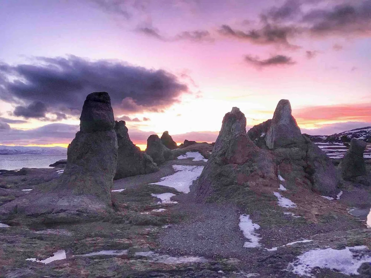 reise_zum_Nordkapp_und_zurück_rebeccaontheroof_Trolls_of_Trollholmsund