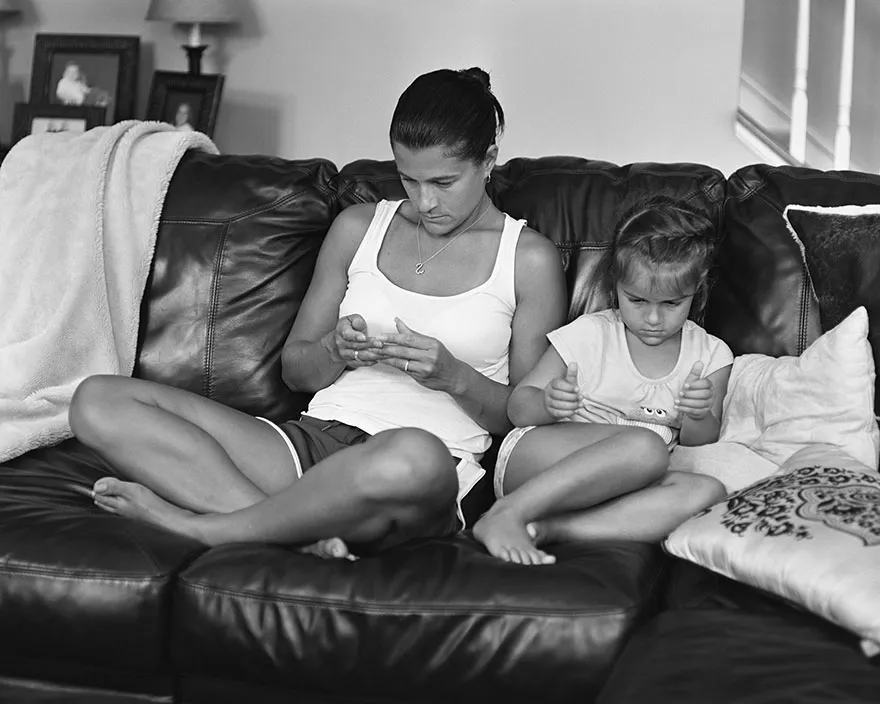 portraits-holding-devices-removed-eric-pickersgill-30.jpg