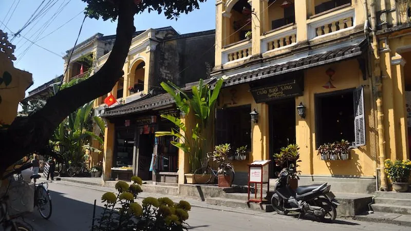 1a A typical street in the Ancient Town.jpg