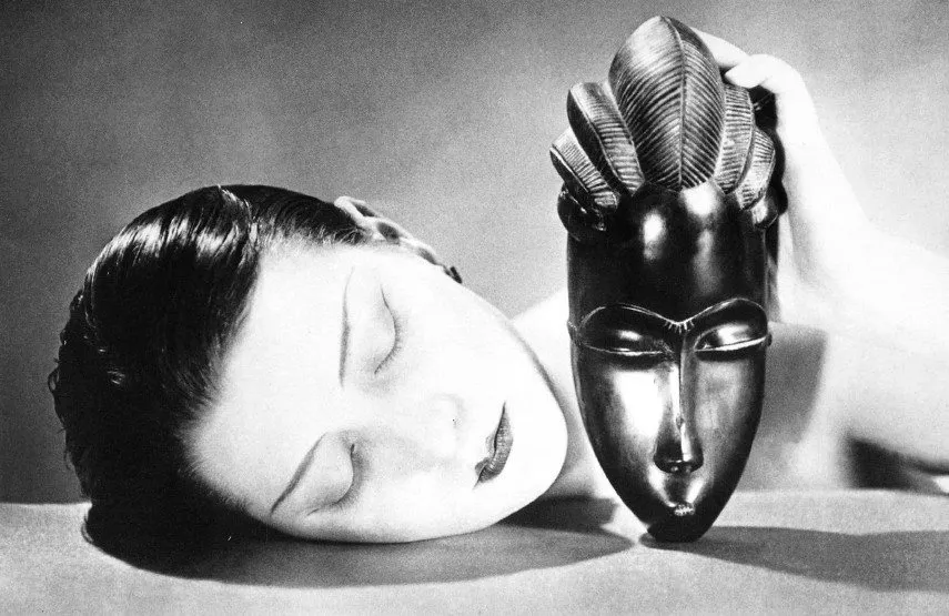 Man-Ray-Noir-et-Blanche-c.1926-Image-via-pinterestcom.jpg