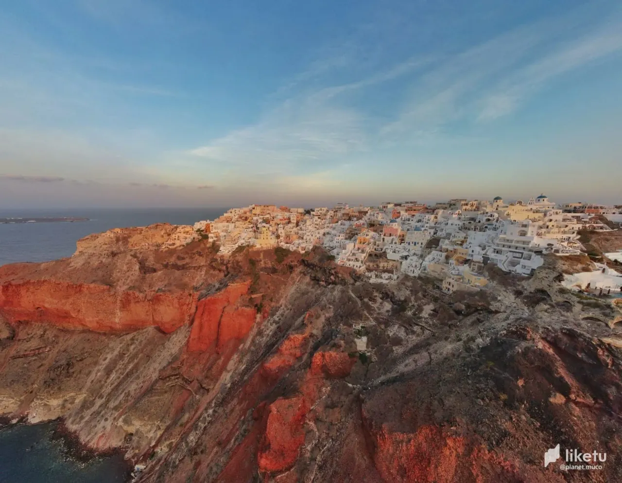 405opjpkyt884h2_Santorini Drone Shot 1.jpeg