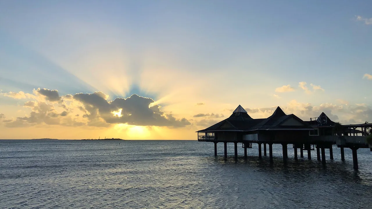 The Roof, sunset in Nouméa