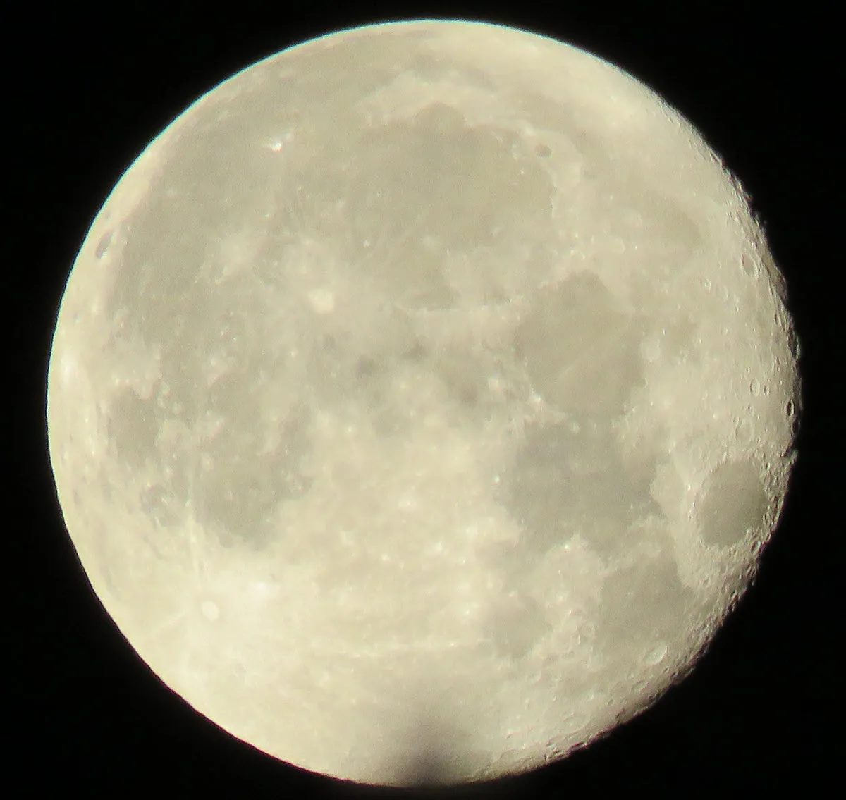 close up Full August moon.JPG