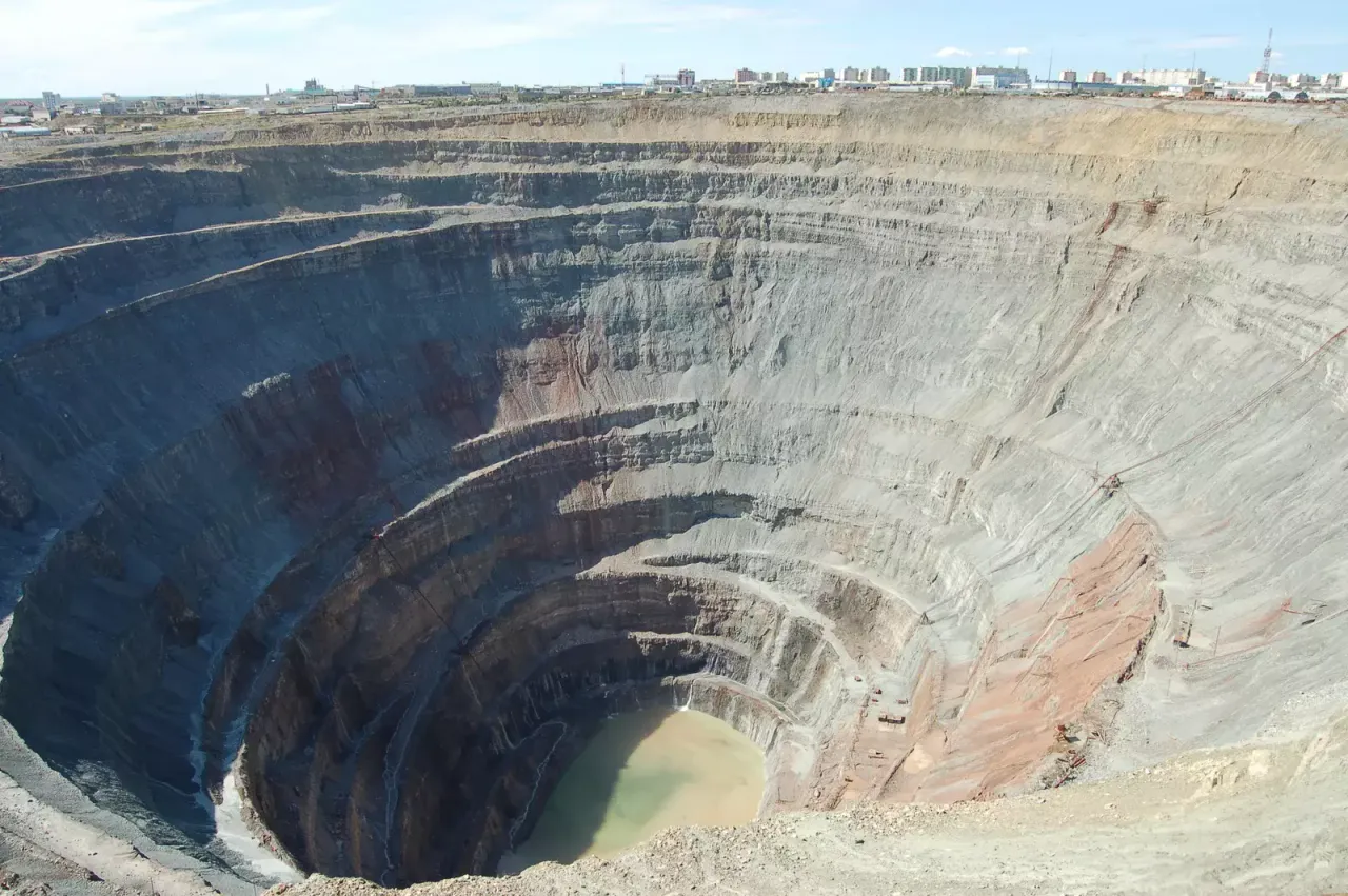 Biggest Open Pit HBIT Mine on the Planet.