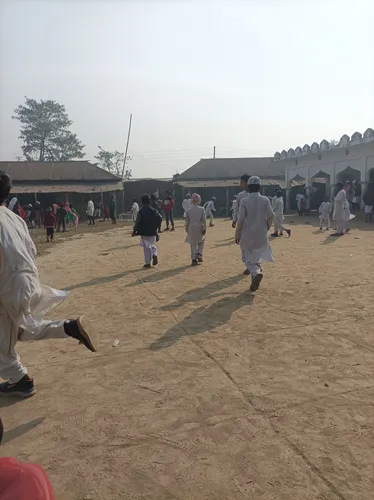 mobile-photography-playing-in-madrasa-ground
