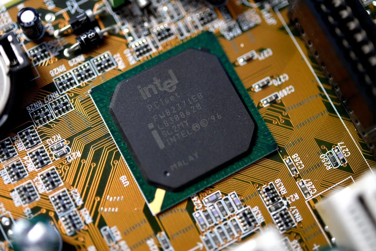 intel chip.jpg