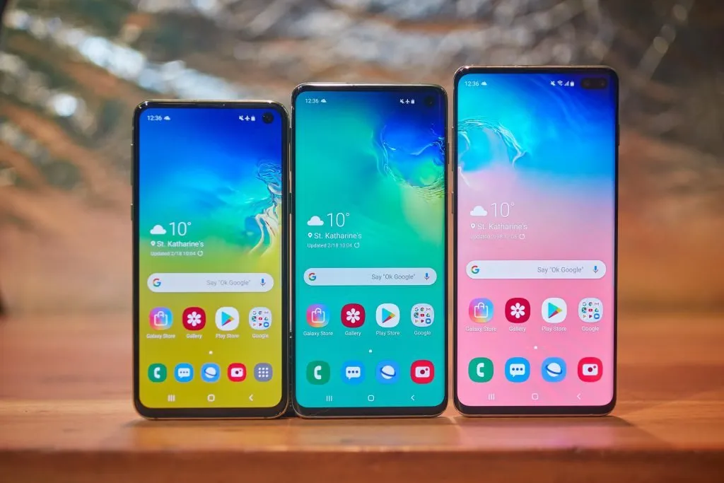 Samsung Galaxy S10 already comes with lots of support for cryptocurrencies and blockchain functionalities.