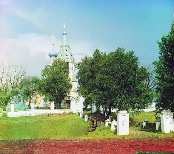 М.С.Прокудин-Горский._Вид_на_церковь_Рождества_Богородицы_в_Городне_(1909-1915_гг.).JPG