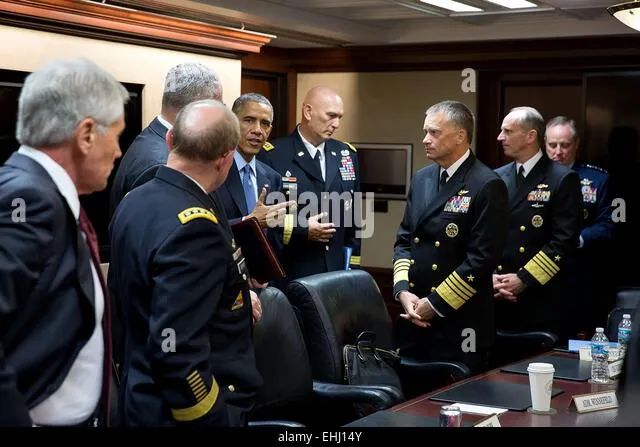 us-president-barack-obama-talks-with-the-joint-chiefs-of-staff-following-ehj14y.jpg
