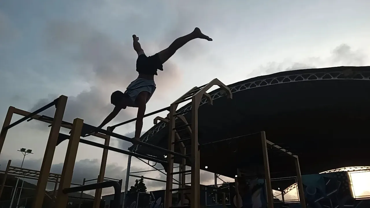 hyrBdPYtC07E0Kjj_VideoCapture_20250304-221503.webp