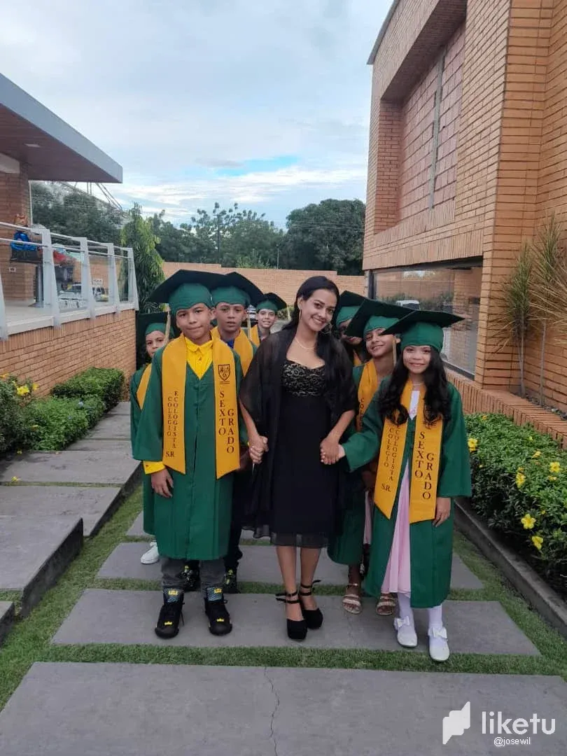 clkrfcpez00uwawsz2nu2eq3r_graduando_a_mis_nios.webp