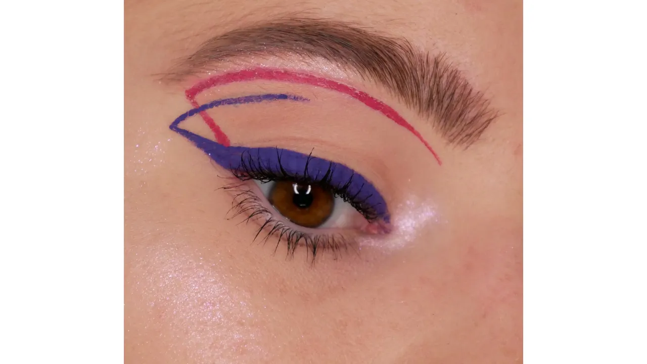 Graphic Eye Makeup Look--melissavandijkmakeuptutorials.png