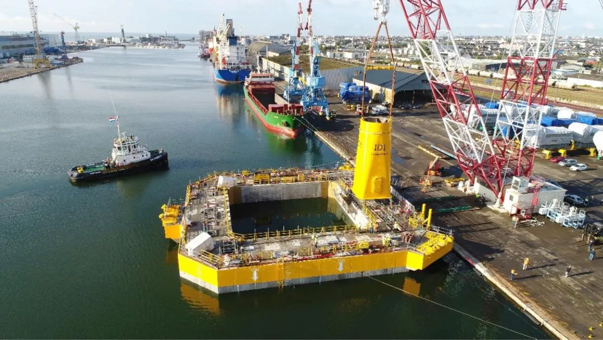 Turbina-eolica-marina-flotante-francia-construccion.jpg