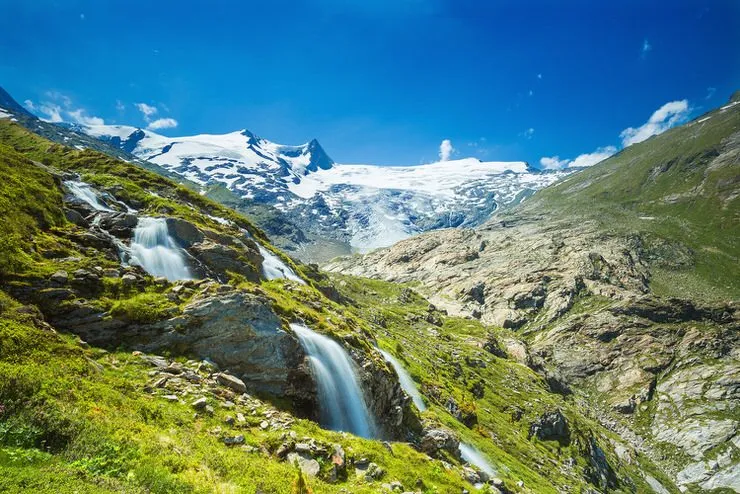 Grossvenediger-peak-in-Hohe-Tauern-National-Park-Austria-740x494.jpg