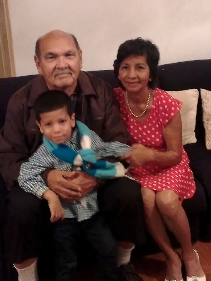 SANTI Y ABUELOS.jpg