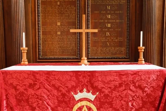 church_altar_199253.jpg