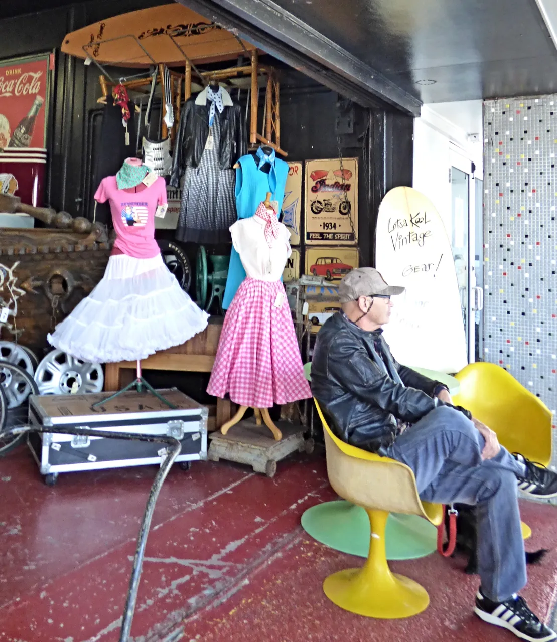 Antiques entrance.jpg
